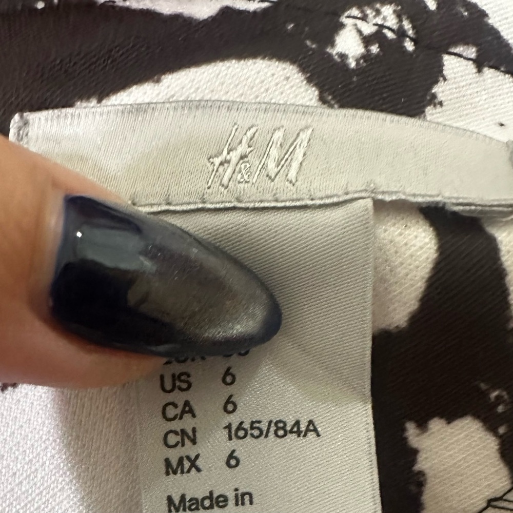 H&M Marble Patterned Dress - Picture 3 of 3